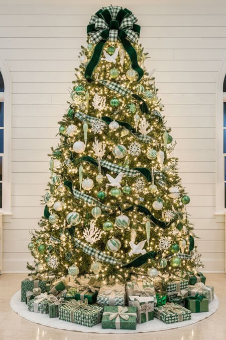 Christmas tree with green and white decorations