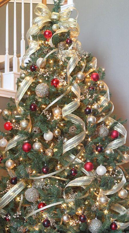 Professional Christmas tree decorating step by step