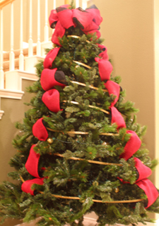 Use several different ribbon garlands on your Christmas tree for a designer look