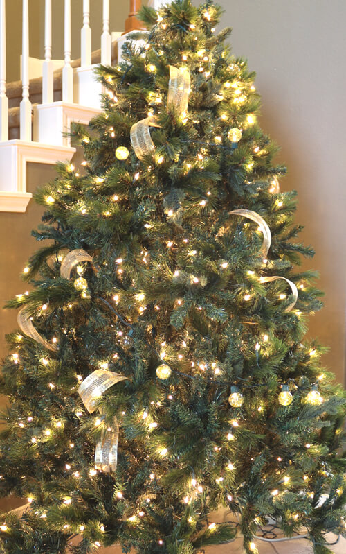 How to Decorate a Christmas Tree with 5 Different Ribbons