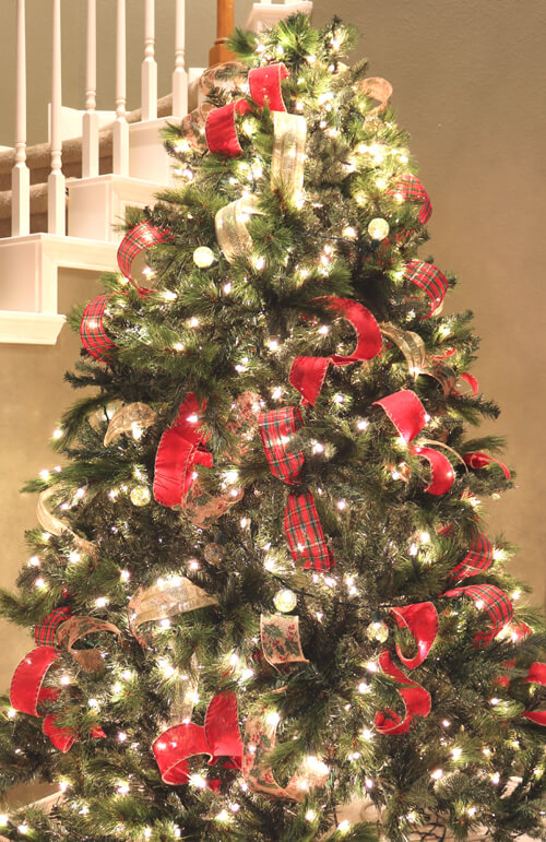How to Decorate a Christmas Tree with 5 Different Ribbons
